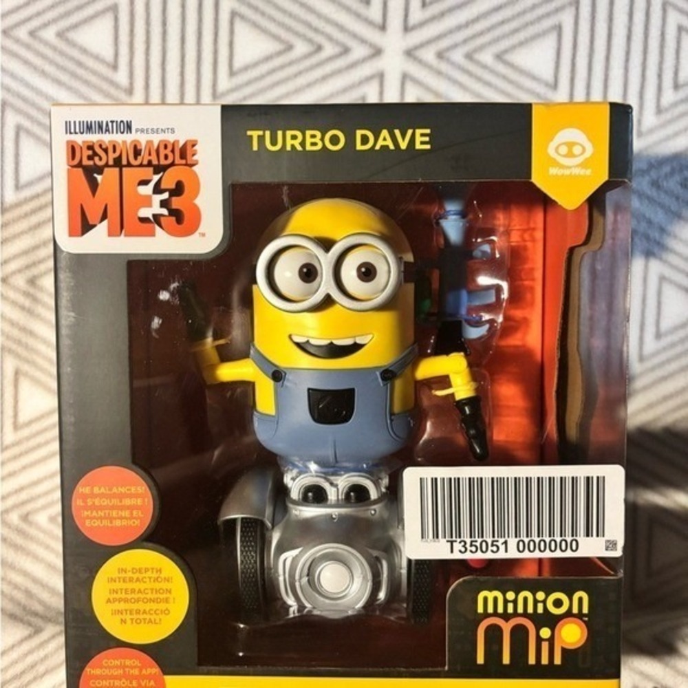 Despicable Me 3 Minion MIP Turbo Dave Interactive Remote Control Toy